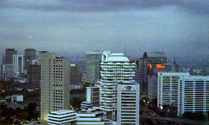 MENEROPONG PELUANG BISNIS PROPERTI 1994